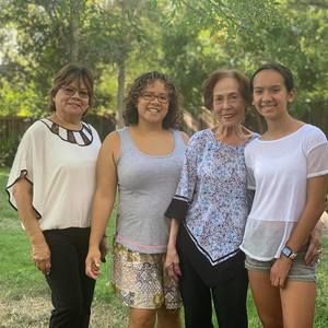 Meet your Posher, Michele